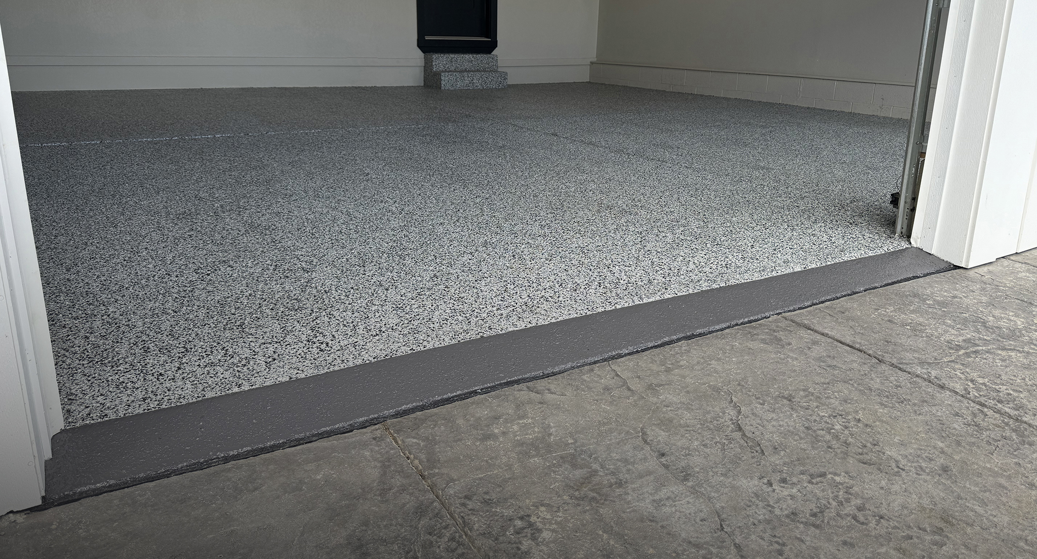 Titan-Epoxy_home-main-image